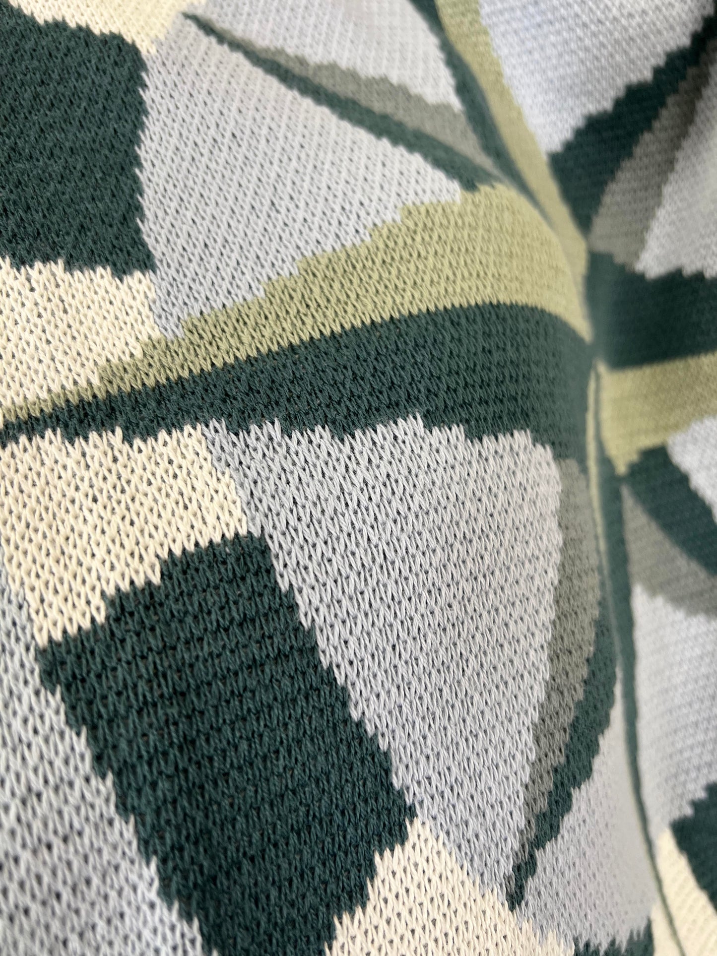 Piulua Nuna Knitted Throw Blanket