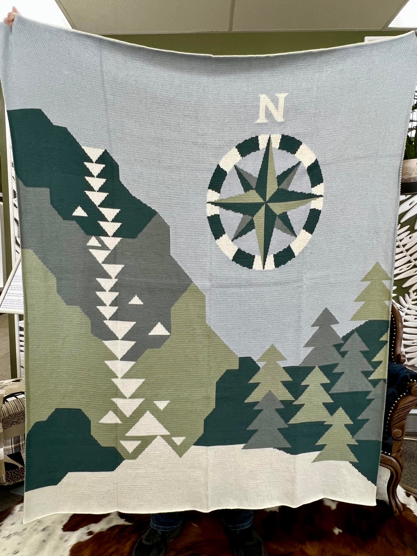 Piulua Nuna Knitted Throw Blanket